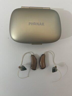 Phonak Audeo V70 1 Pair Left & Right RIC Includes Case Parts Only Untested